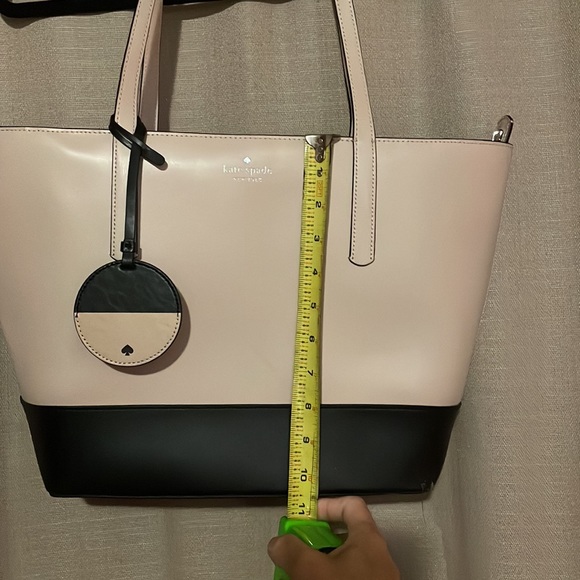 Kate Spade Tote! - Picture 6 of 6